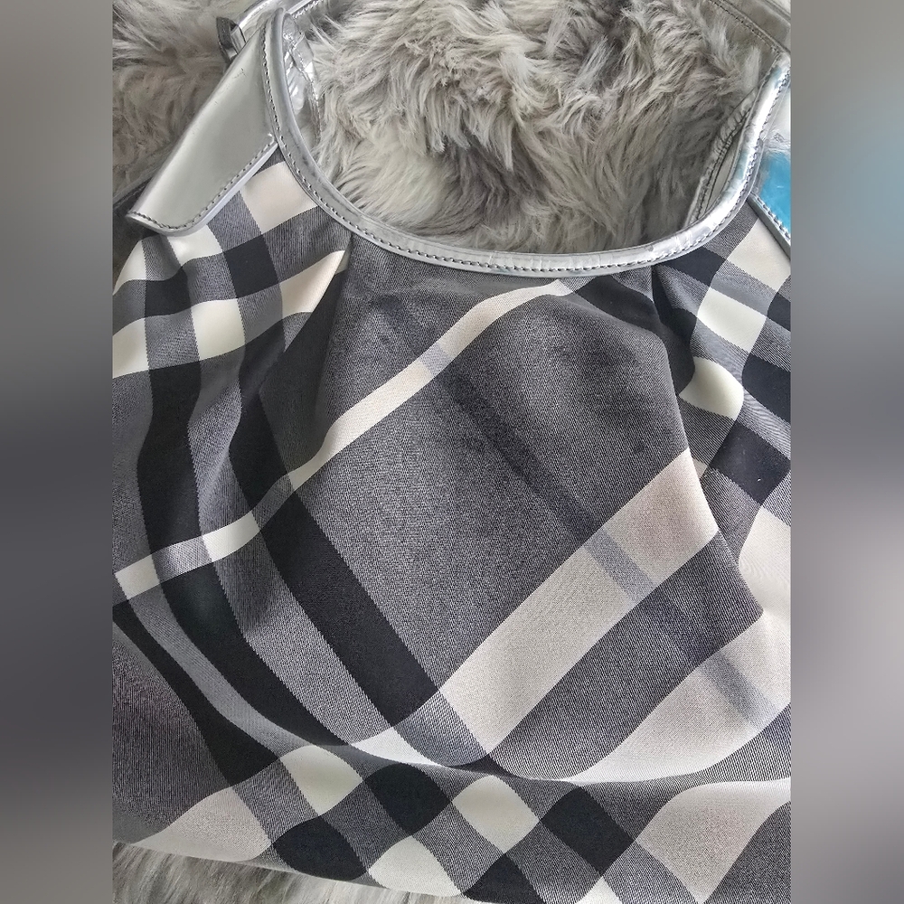 Burberry Metalic Beat Check Small Brooklyn Hobo - Picture 14 of 17